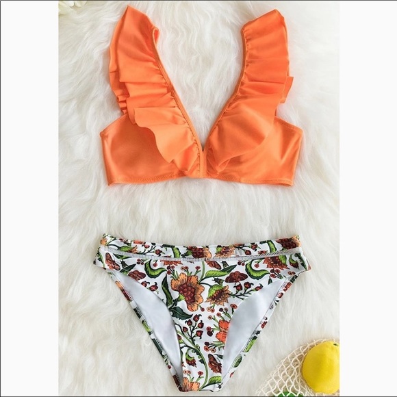 Cupshe small swimsuit - Picture 3 of 4